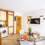 #094 Modern Flats With Pool Great Location Daire *