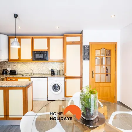 #094 Modern Flats With Pool Great Location *